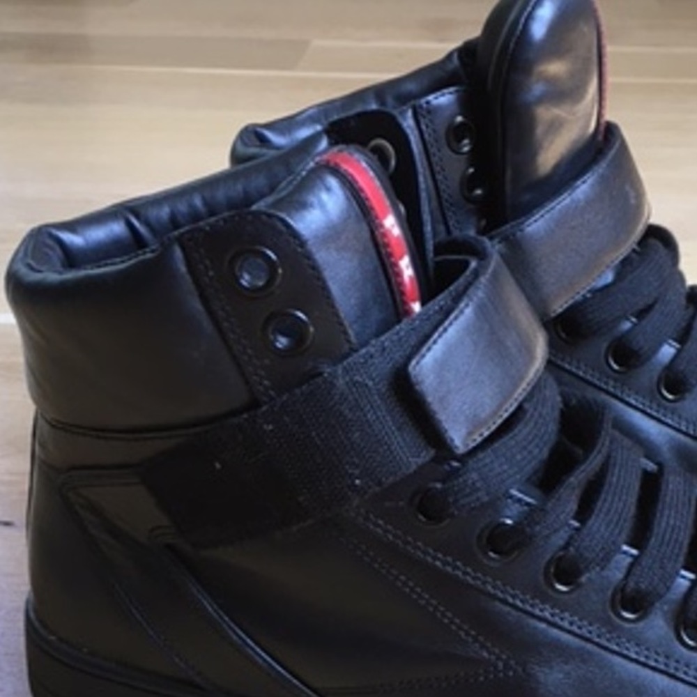 Prada SOLD SOLD SOLD - Picture 2 of 6